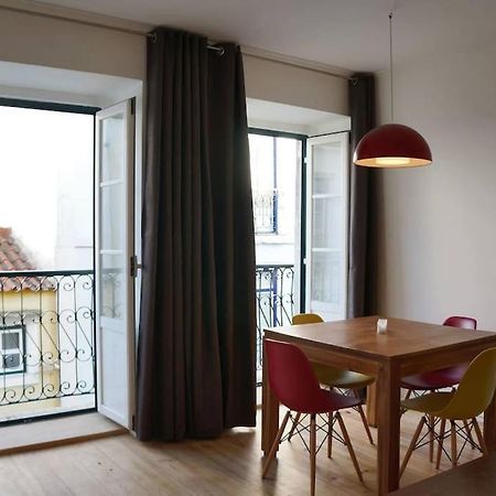 Two Bedroom Apt In Historic Location! Close To The River Лісабон Екстер'єр фото